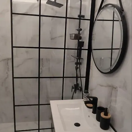 Athina & Andrea's Apartment *